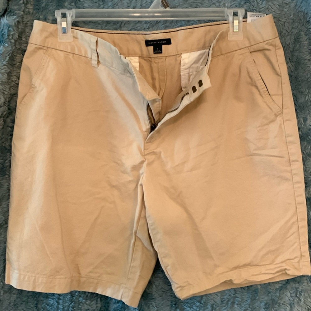 Tommy Hilfiger size 16 shorts tan good condition